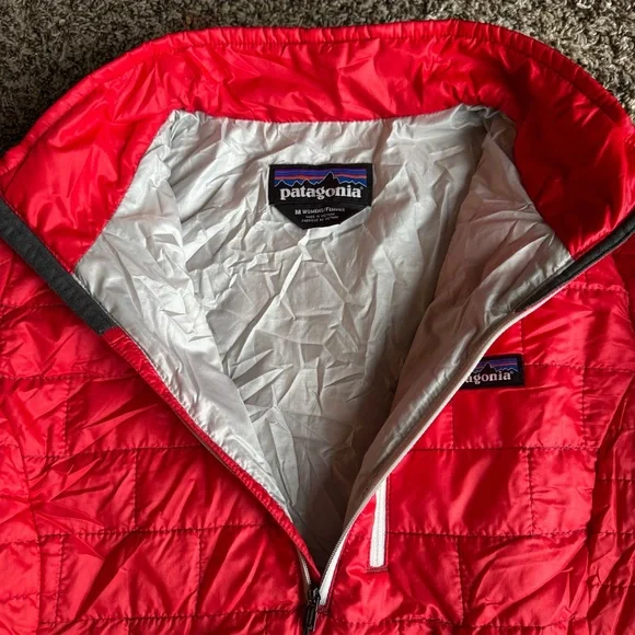 Patagonia Women’s M Red Nano Puff Pullover Packable Quarter Zip - Picture 4 of 7